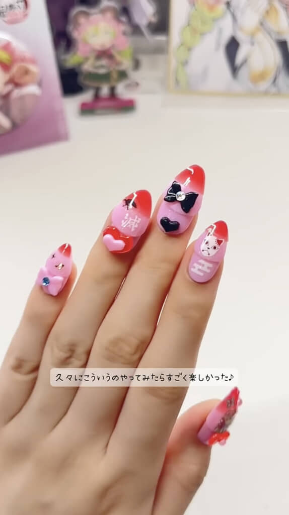 ピンク×赤の配色がかわいい