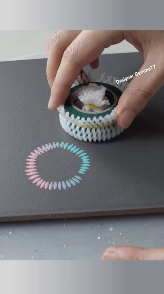 ぽんと押すだけでお花が描けました