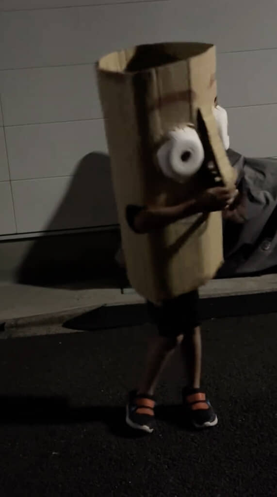 一心不乱に踊るトゥントゥントゥンサフール