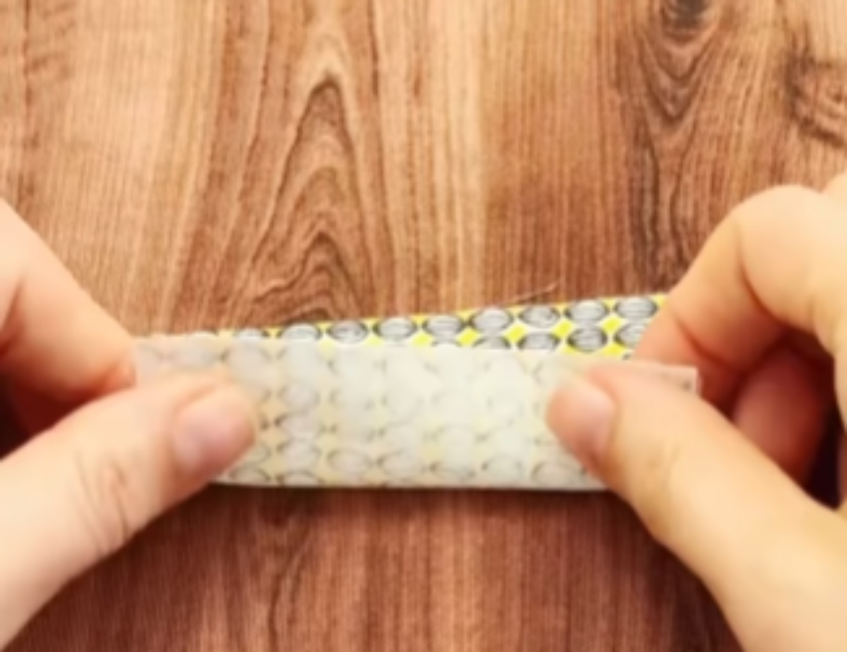 10センチ以下の“極小ハギレ”→パタパタ折って、たった5分後……「すご」「これは即保存」　完成した便利アイテムへ反響（1/3） | ライフハック ねとらぼ