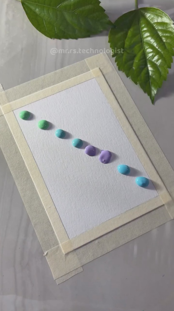 ドット状に置かれた絵の具を広げていくと……　画期的なアート作品が2800万再生超えの大反響「シンプルに見えて芸術的」【海外】