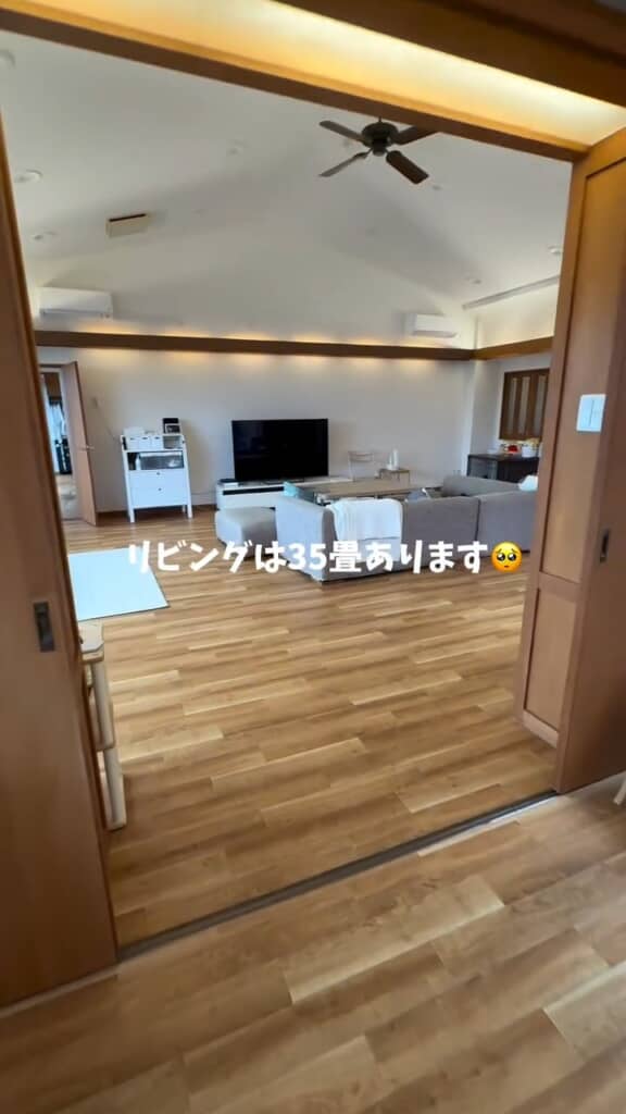 ホームパーティーも余裕のリビング