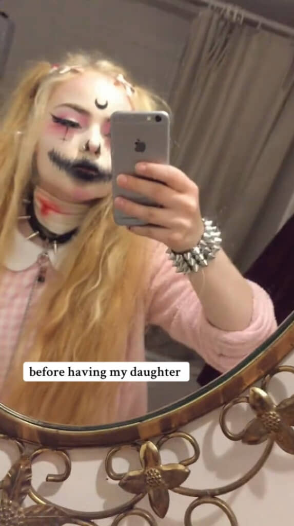 メイクにもかなりのこだわりが感じられます