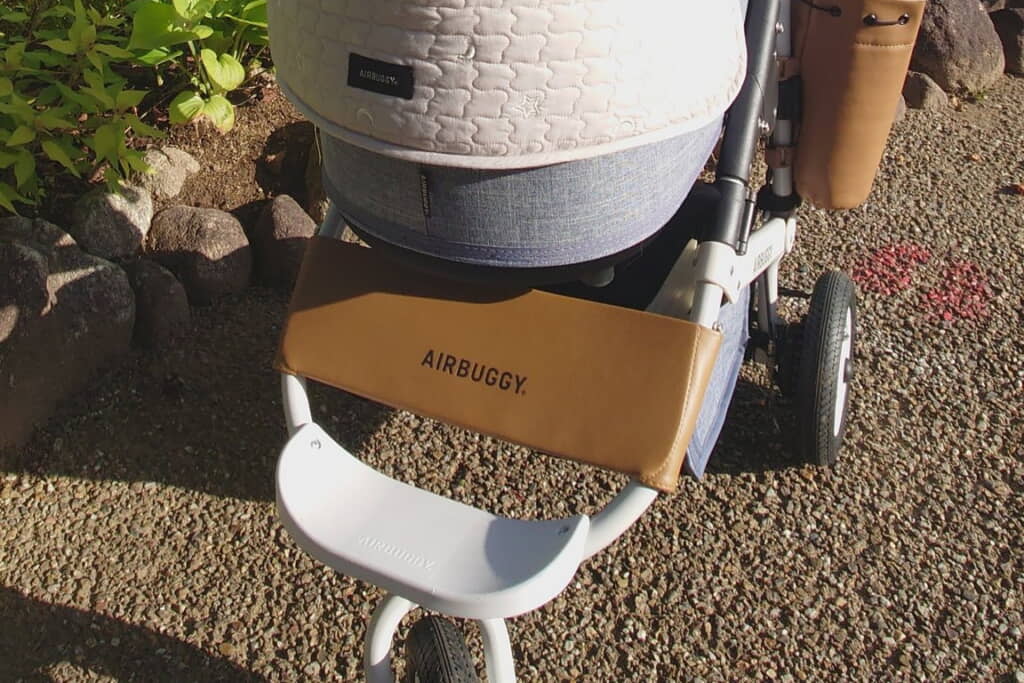 後ろを見てみると……