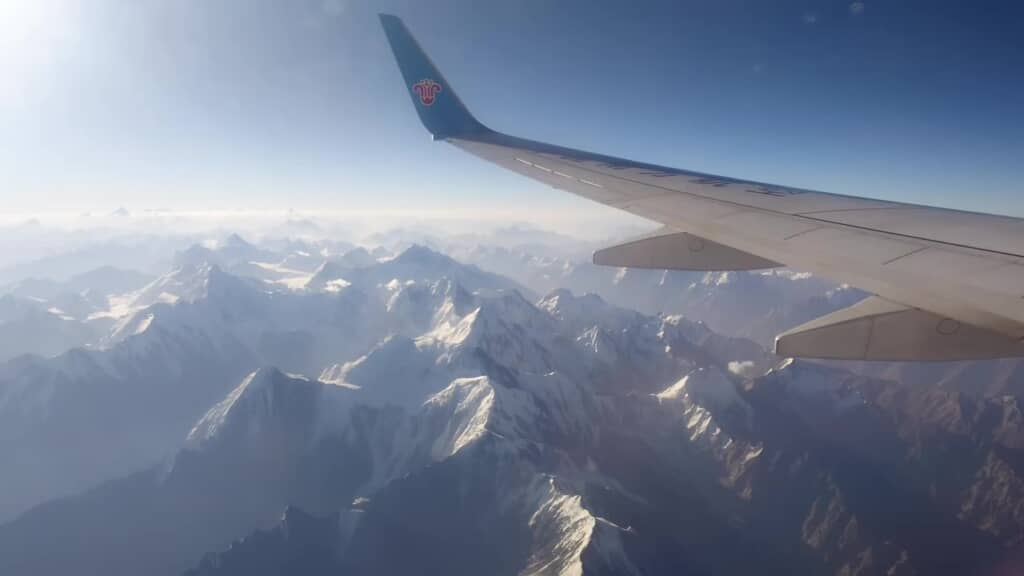 眼下に広がるヒマラヤ山脈