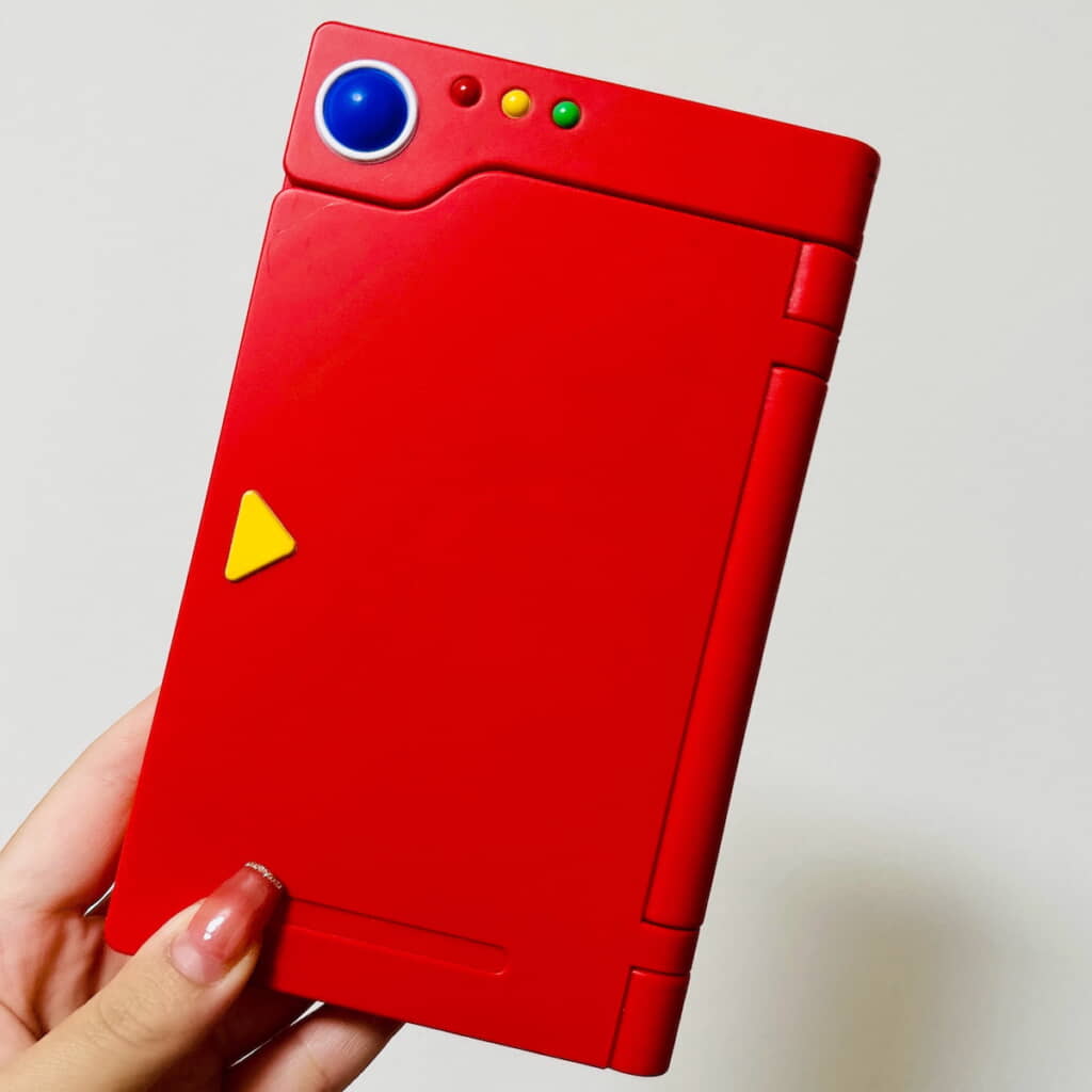 ポケモン図鑑が出てきた……!?
