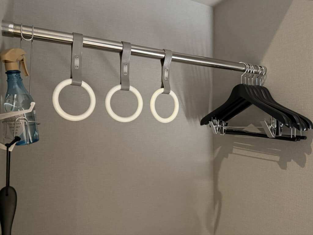 なぜつり革が？