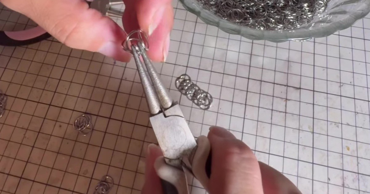 「丸カン」をひたすらつなぎ合わせると……　完成した想像以上の超大作に「本当にすごい！」「生で見たい」（1/2） | 女性 ねとらぼ