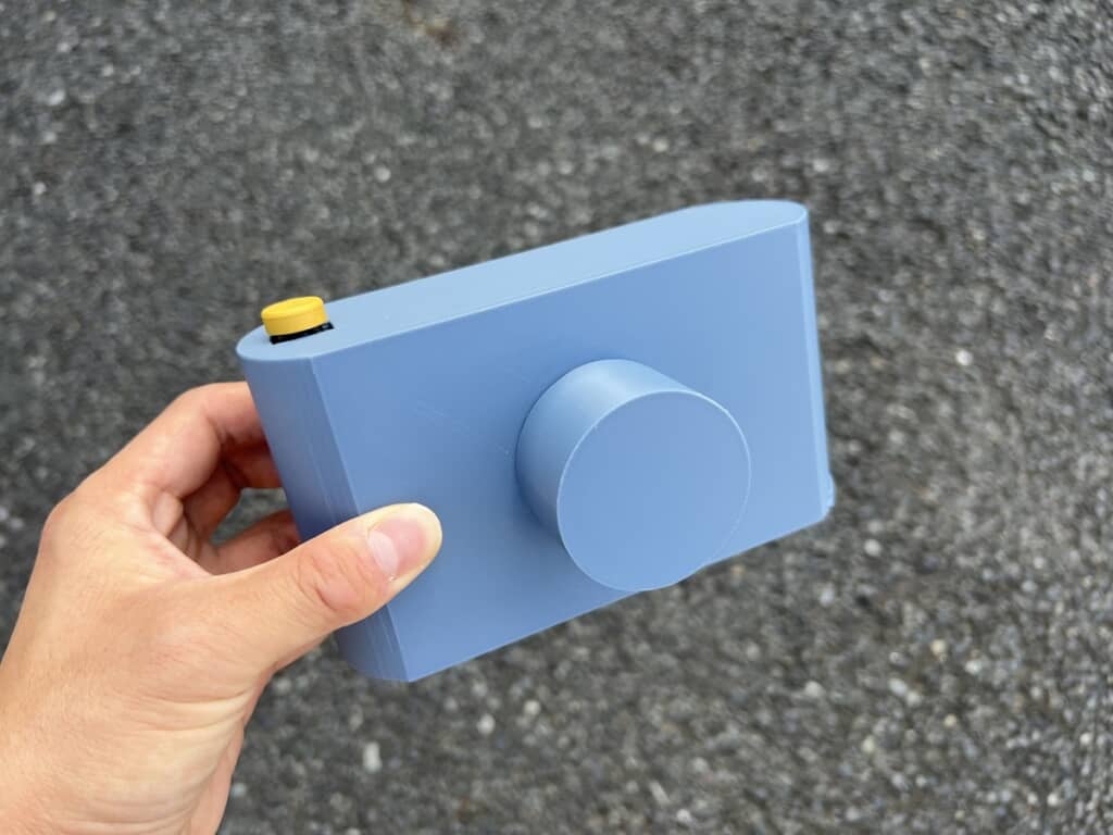 位置情報と姿勢情報から過去の風景を撮れる「思い出カメラ」