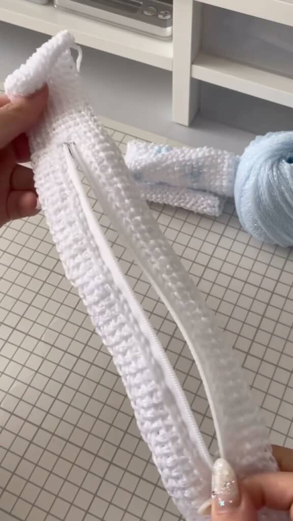 ファスナーパーツを編む