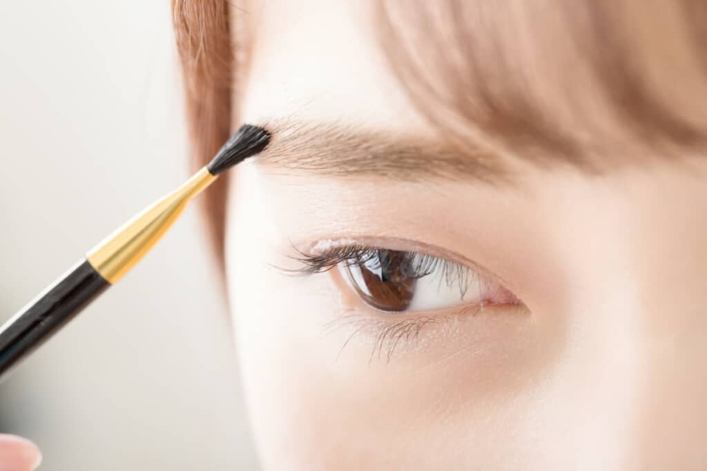 セザンヌのアイブロウユーザーの願いとは……？（イメージ画像／出典：PIXTA）