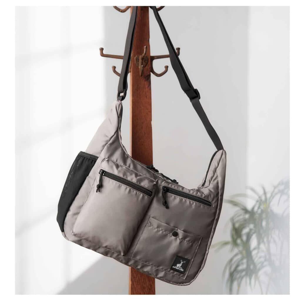 「キャプテンスタッグ」のショルダーバッグ