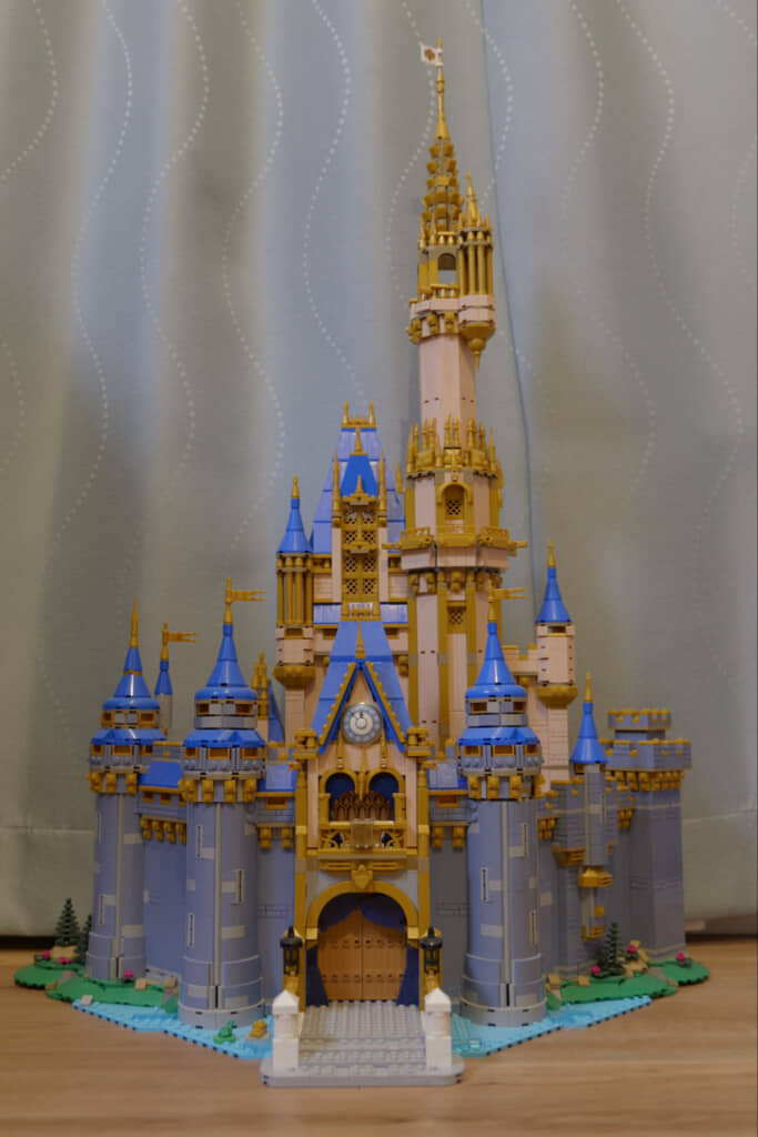 “素”の状態のレゴのシンデレラ城（ディズニーキャッスル）
