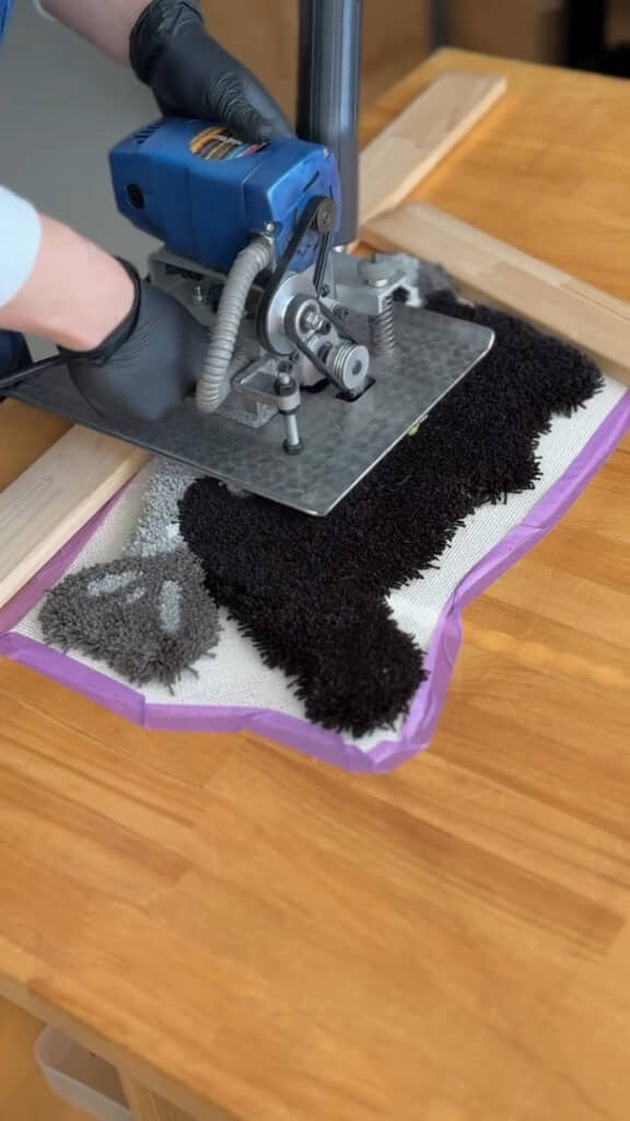 表面をフラットに整えて……