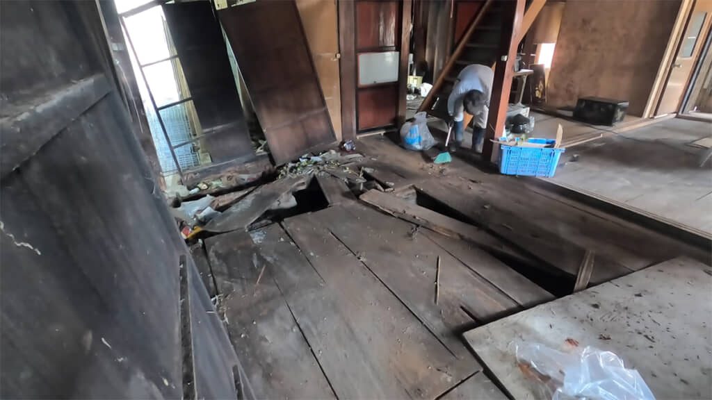 ゴミ捨てと掃除を進めていましたが