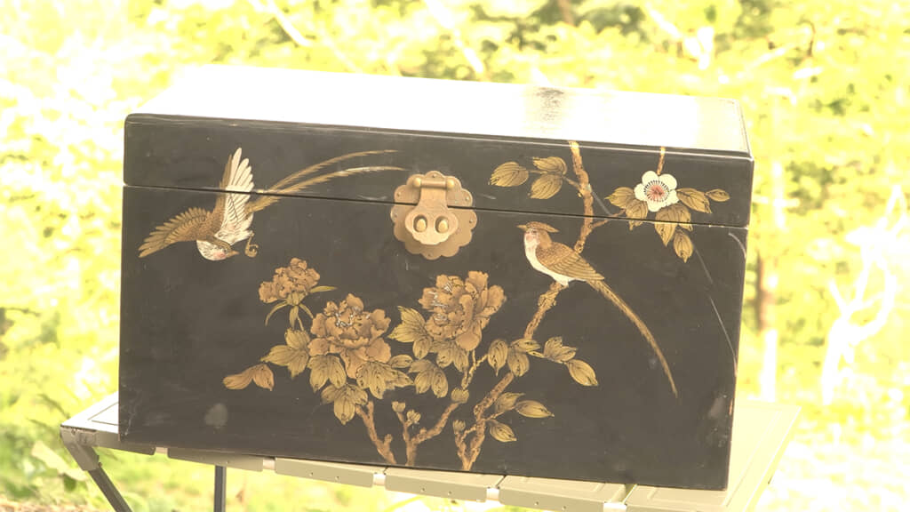 素敵な柄の入った箱、価値があるものなのでしょうか……？