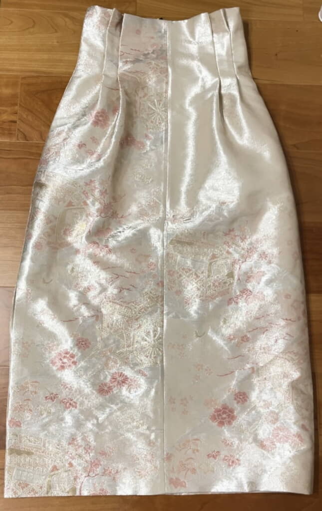 帯をリメイクしたハイウエストスカートがすてきです