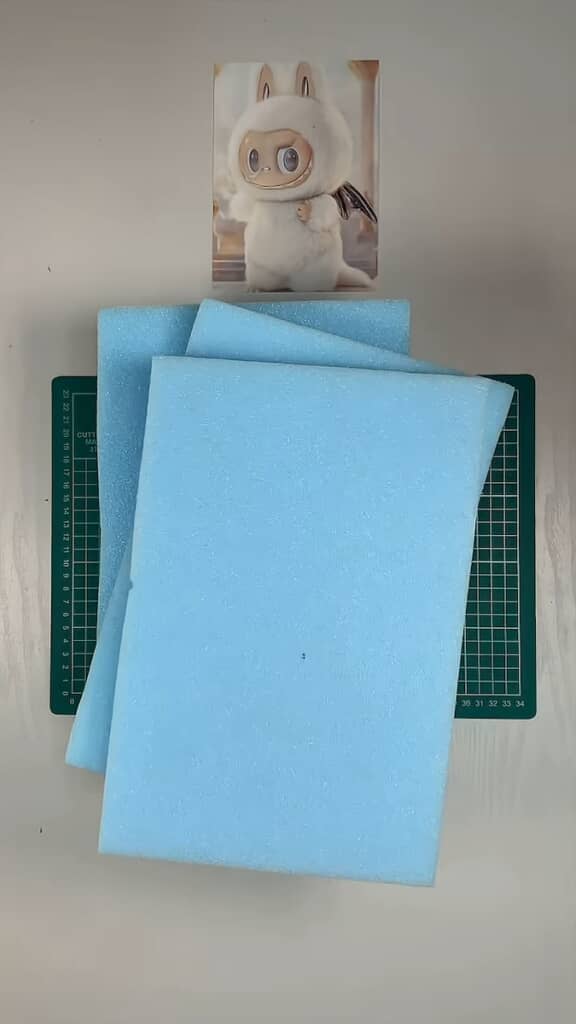 主な材料は発泡スチロール板