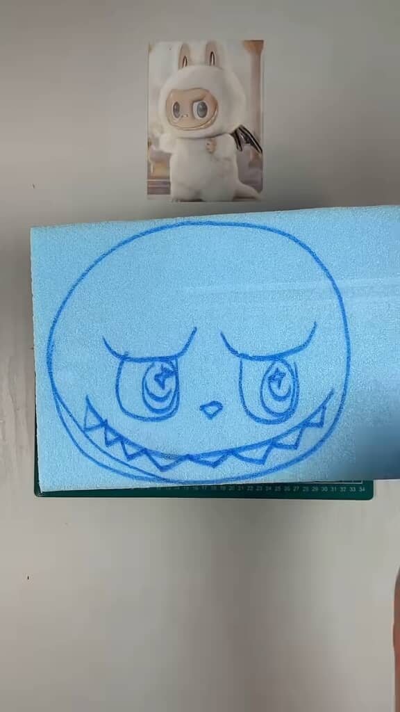 顔を描きます