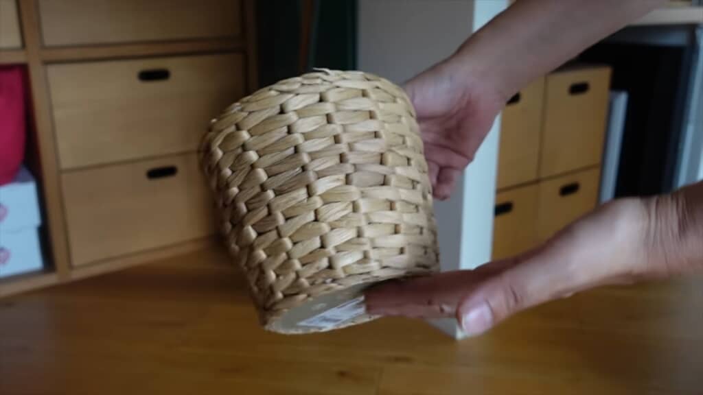 鉢カバーをごみ箱として再利用