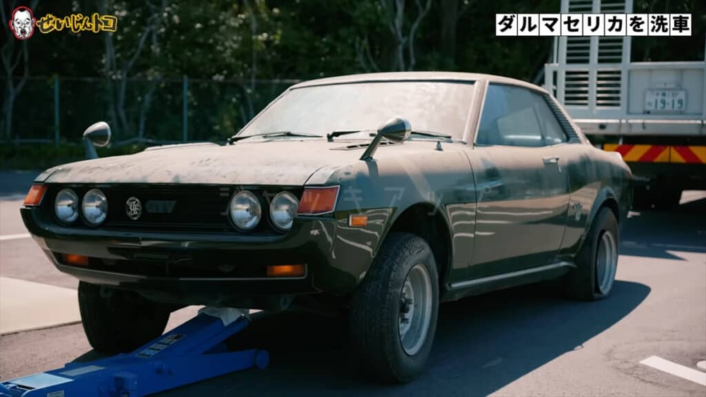 昭和47年式のトヨタ「ダルマセリカ」