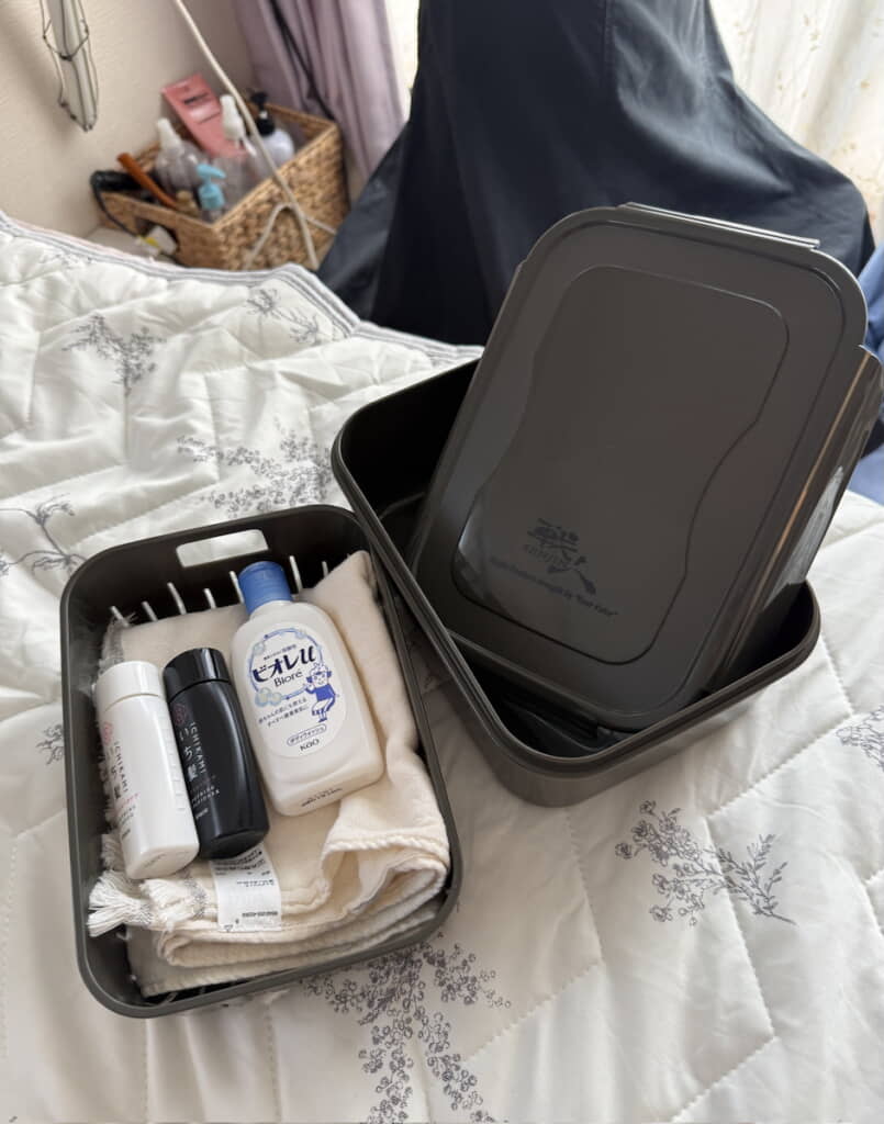 “自衛隊オタクの友人”からもらったというお風呂セット
