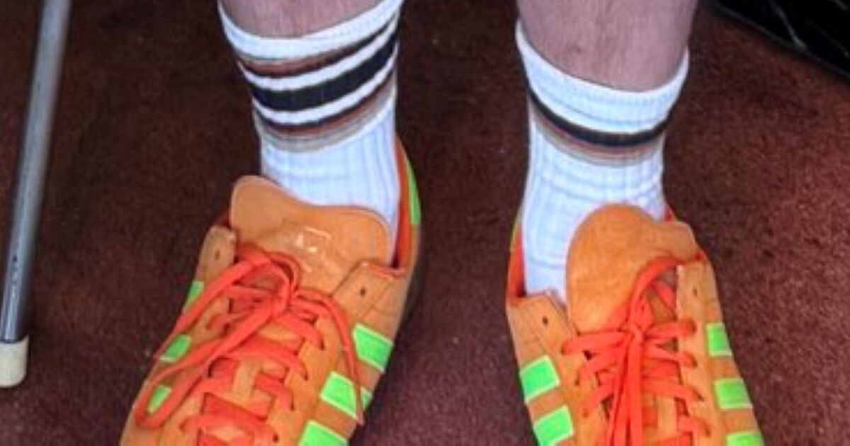 私服でカフェにいたら「クレヨンしんちゃん！」と言われた男性→まさかの格好に「声出た」「泣くほど笑ってる」 | ライフスタイル ねとらぼ