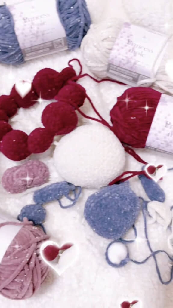 赤い輪っか状のもこもことしたパーツが見覚えがあるような？