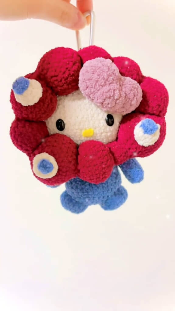 カラビナ等をつけたらバッグにも取り付けられます