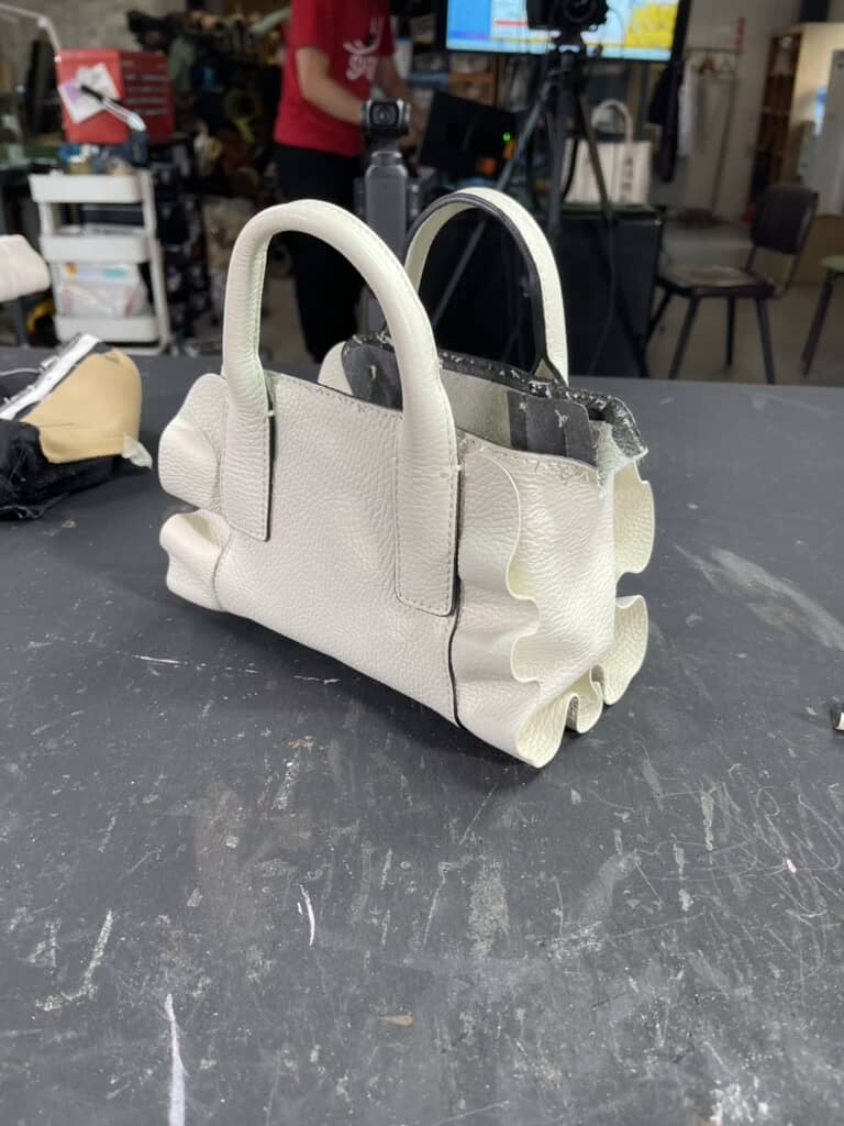 分解したバッグ