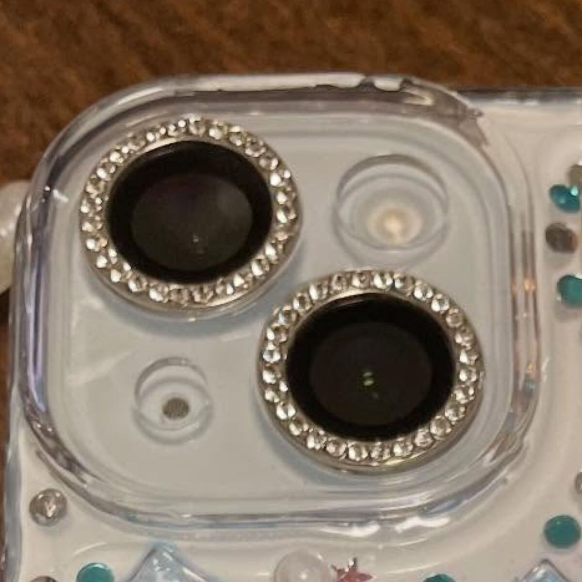 高1娘のスマホケースを見たら……　「ダイキンのやつ？」　思わぬデザインに「笑った」「確かに似てるけど笑」 | ライフスタイル ねとらぼ