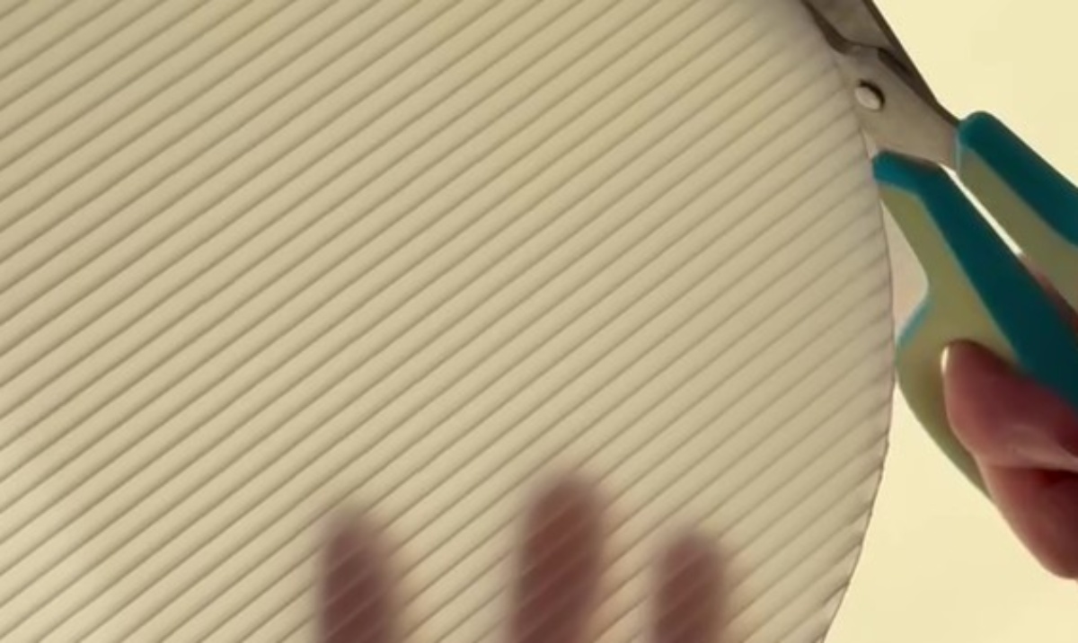 セリアのプラダンを丸くアーチ状に切ると……　300円でできるアイデアに「天才的」「めっちゃ素敵」（1/3） | ハンドメイド ねとらぼ