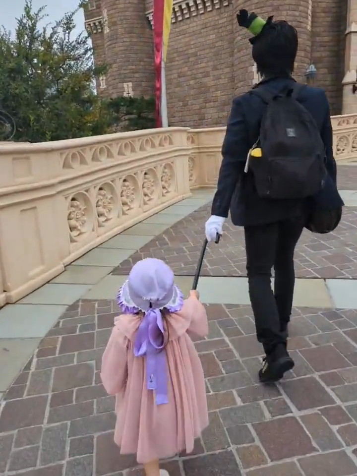 付いて行っちゃいました