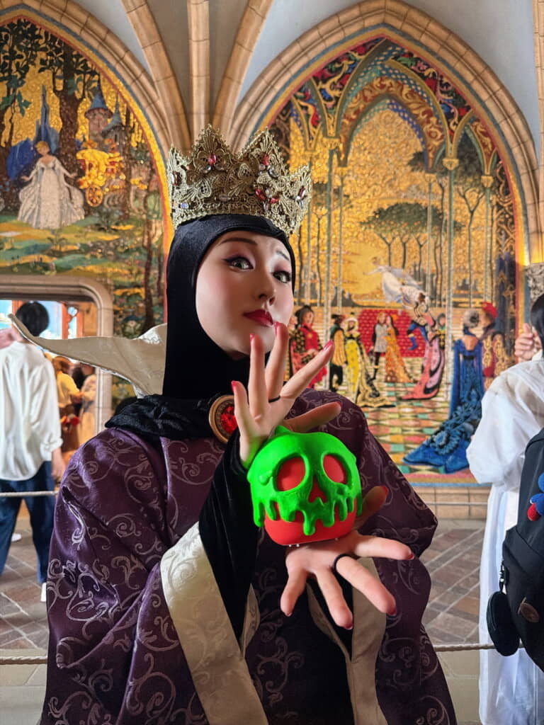 イーヴィル・クイーンになりきったレイナさん