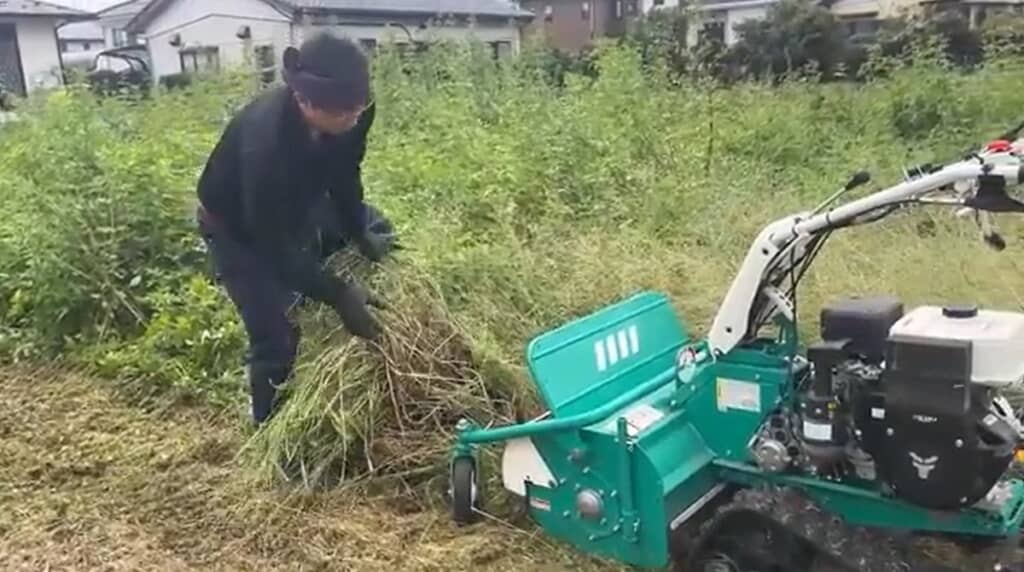 草が絡まってしまいました