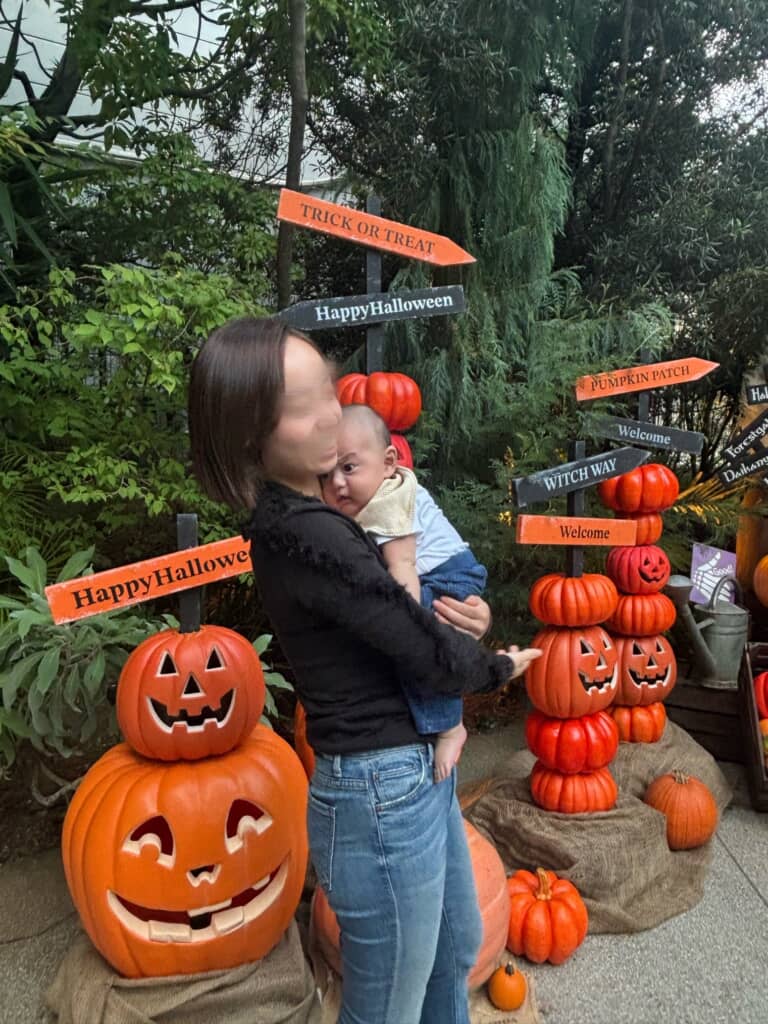 凄い表情の赤ちゃん