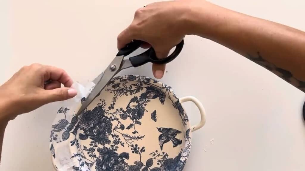 草花と鳥の布を内側へ貼付