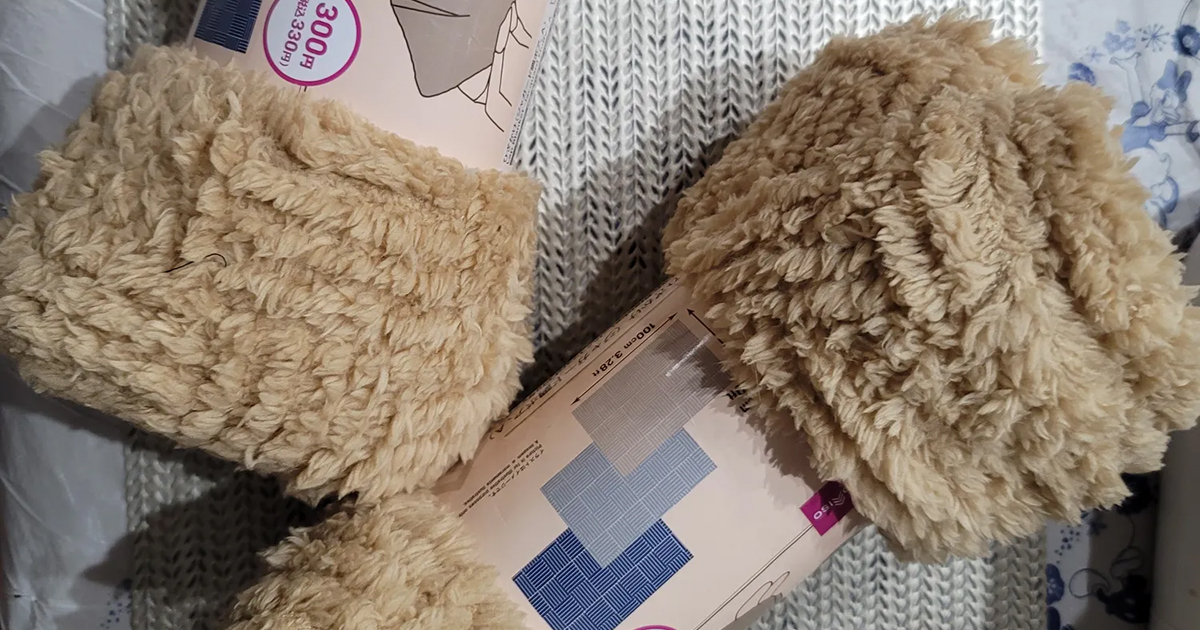 ダイソーのブランケット3枚を縫い合わせると……「天才じゃないですか!!」　1歳息子のための“ディズニー衣装”に驚がく「え！これ手作り!?」（1/2） | ハンドメイド ねとらぼ