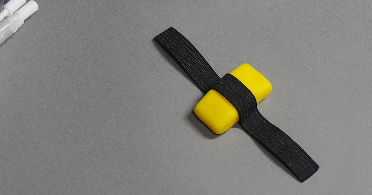 黄色と黒のバンド→傘にくるっと巻いてみたら……「天才すぎる」　“目からウロコ“のアイテムに「いいなこれww」（1/2） | ライフスタイル ねとらぼ