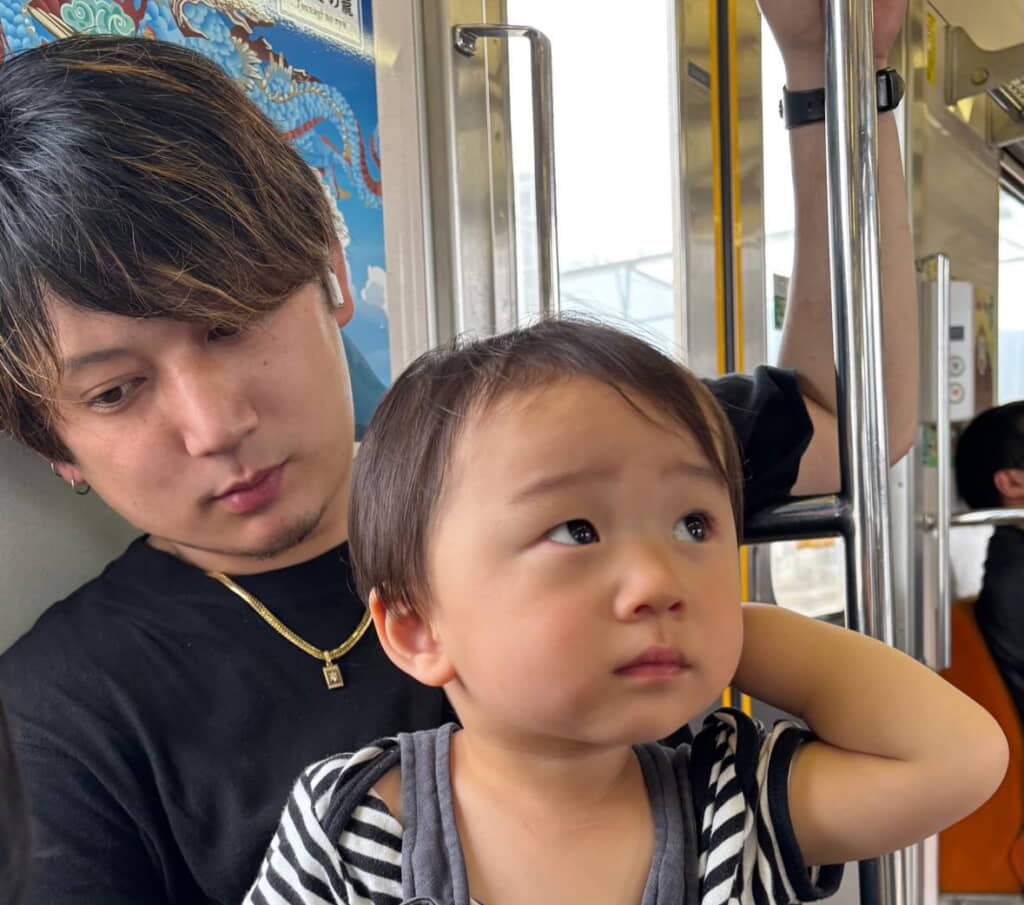 3児のパパとなり柔和な顔つきに
