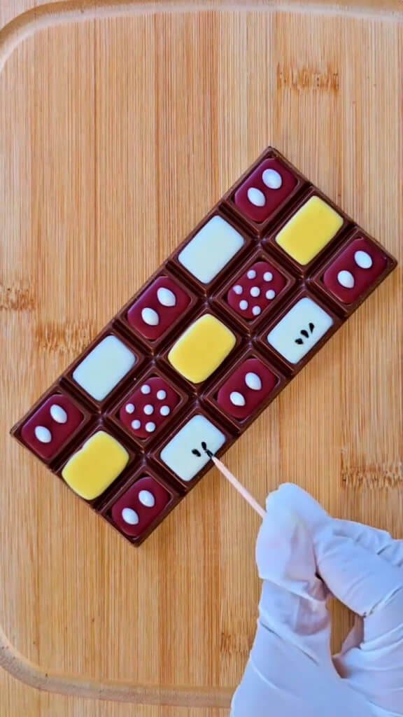 爪楊枝でデコレーション