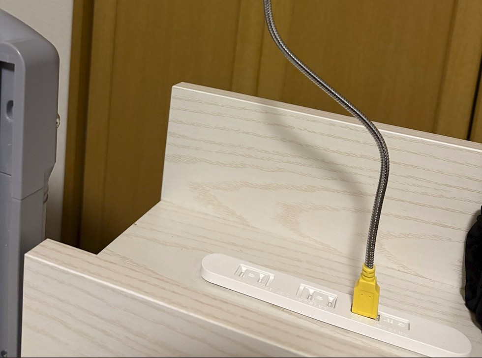 コンセントに刺さっているのは……？