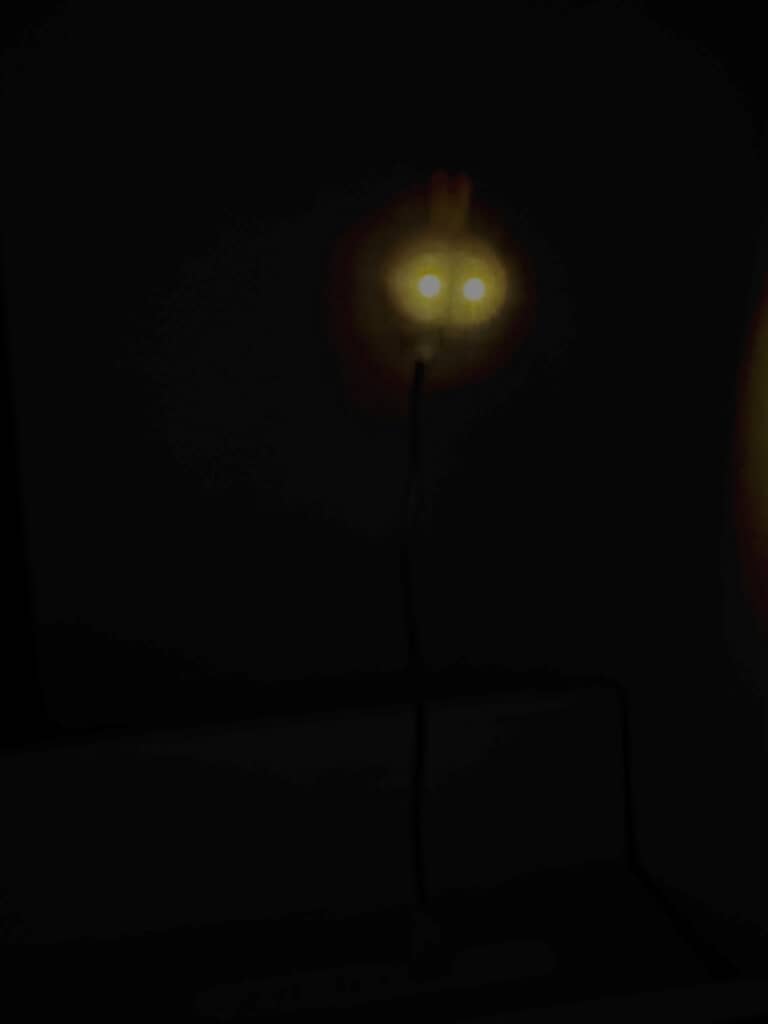 目がぼんやり光るちいかわうさぎ