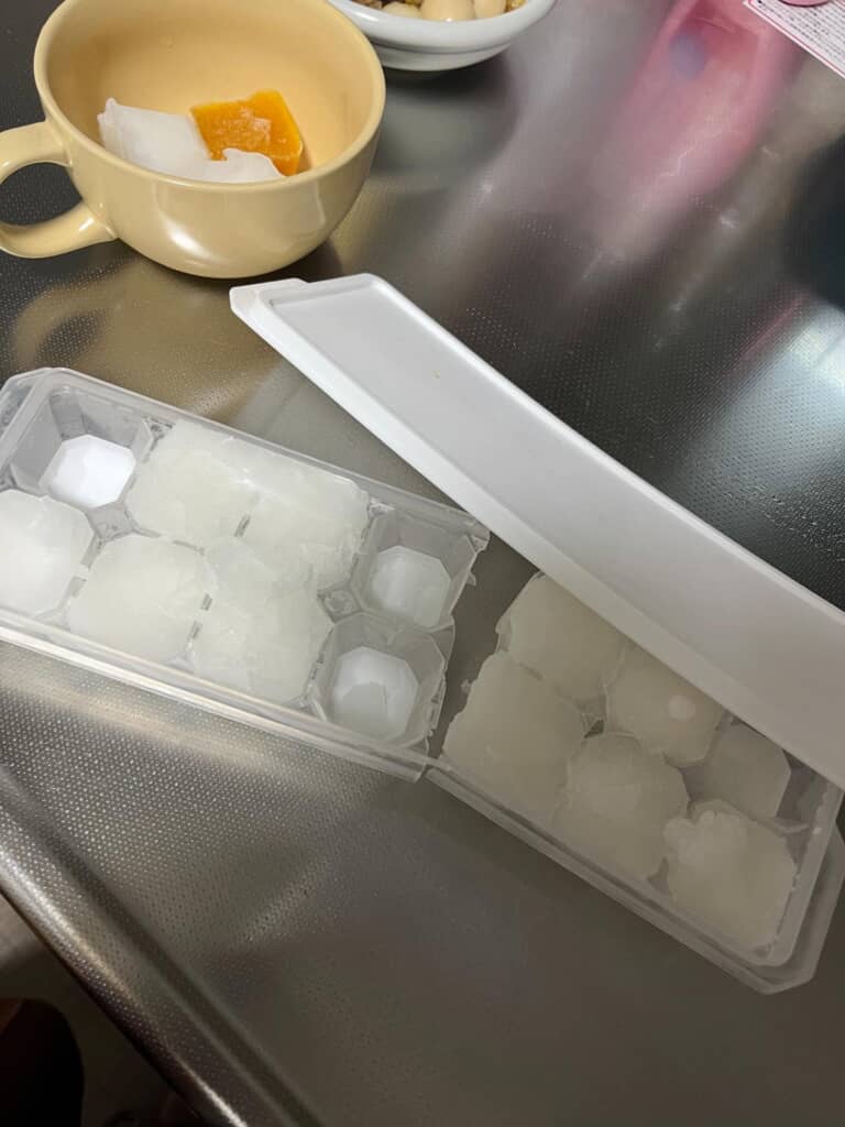 アイストレーが真っ二つに!?