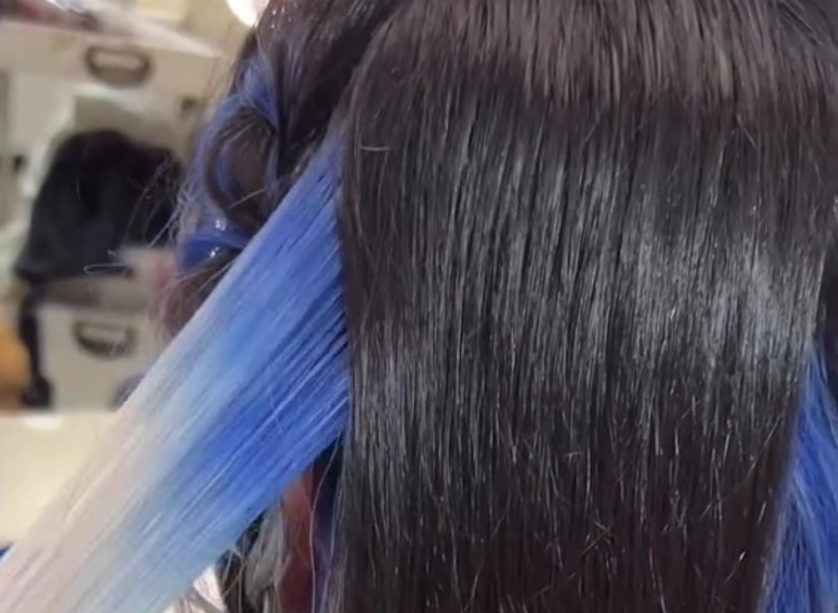 ディズニーの仮装衣装に合わせてヘアアレンジしたら……「人生で一回はやってみたい！」「天才すぎる」　プロの驚きの技が180万再生（1/3） | ディズニー ねとらぼ