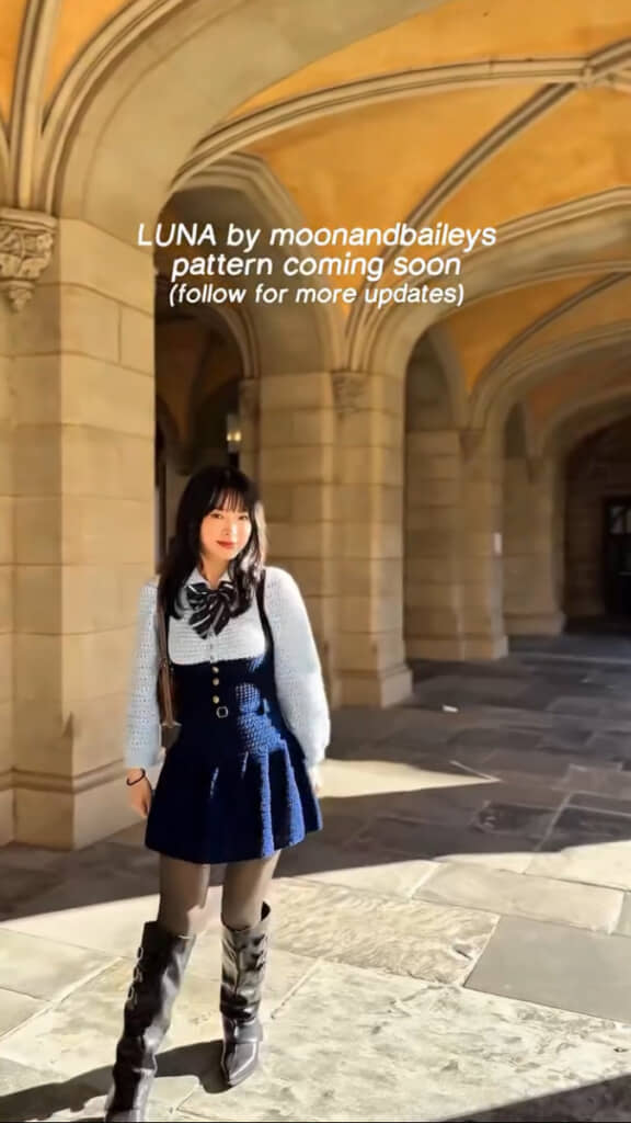 アカデミック風デザインのワンピースが完成！（※画像はInstagramアカウント／moonandbaileysから）