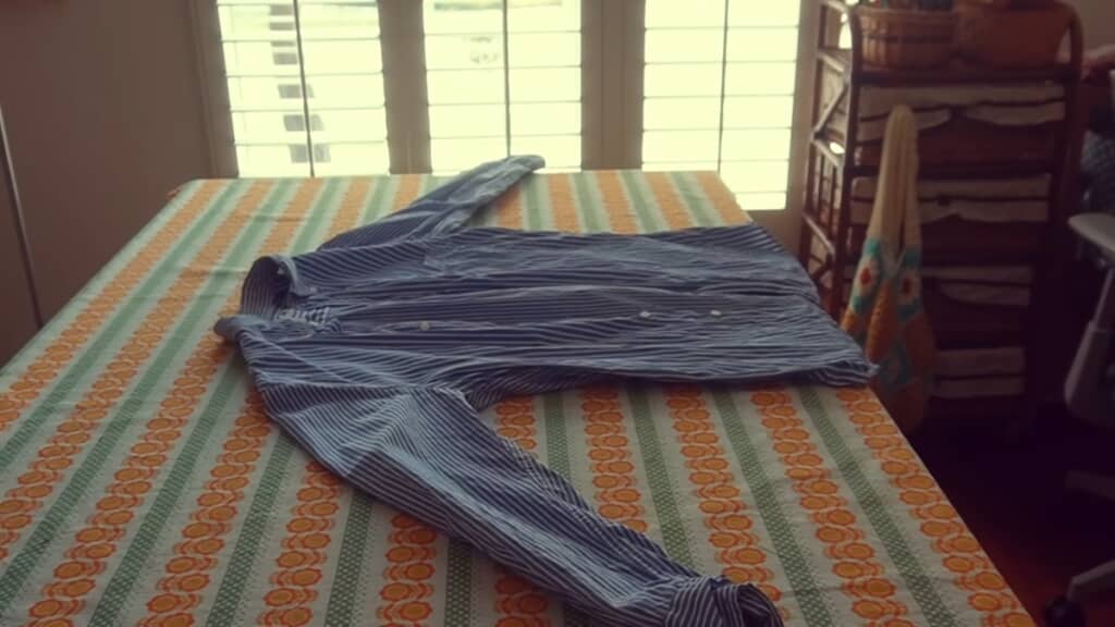 夫のYシャツを娘のブラウスにリメイク