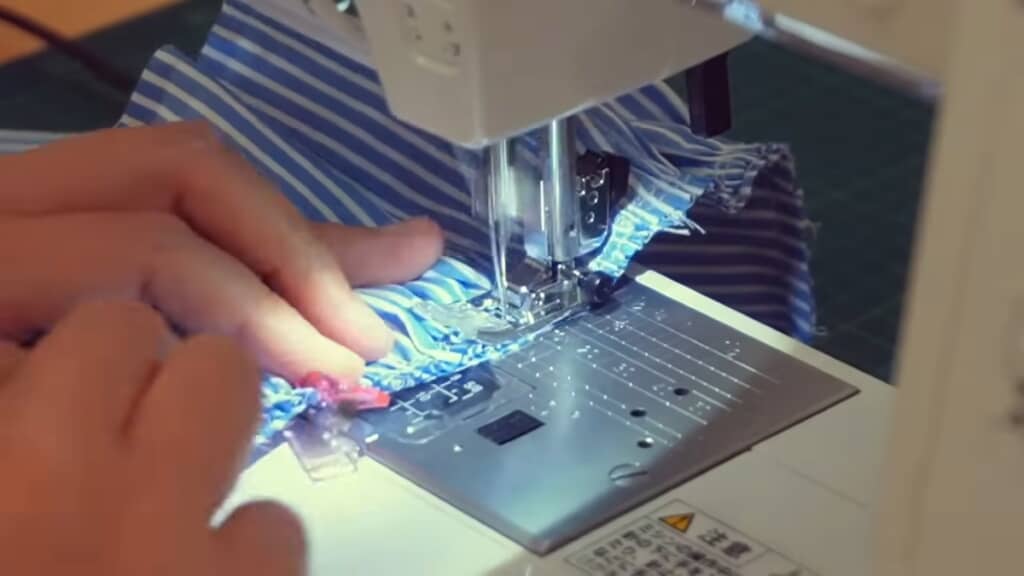 ミシンで縫っていくと……