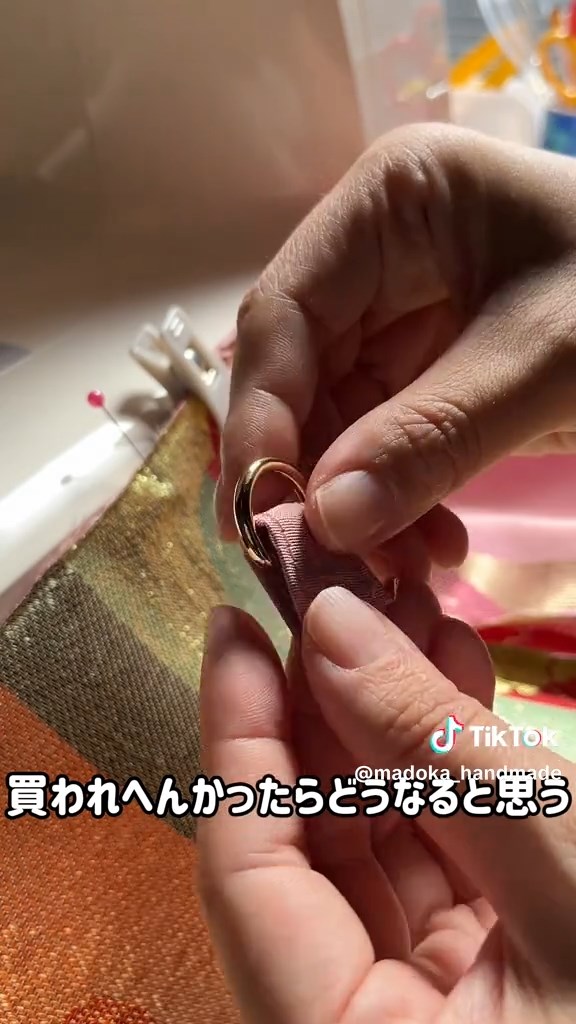 持ち手を付けられるようDカンを追加