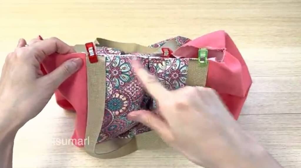 カバンテープを付けます